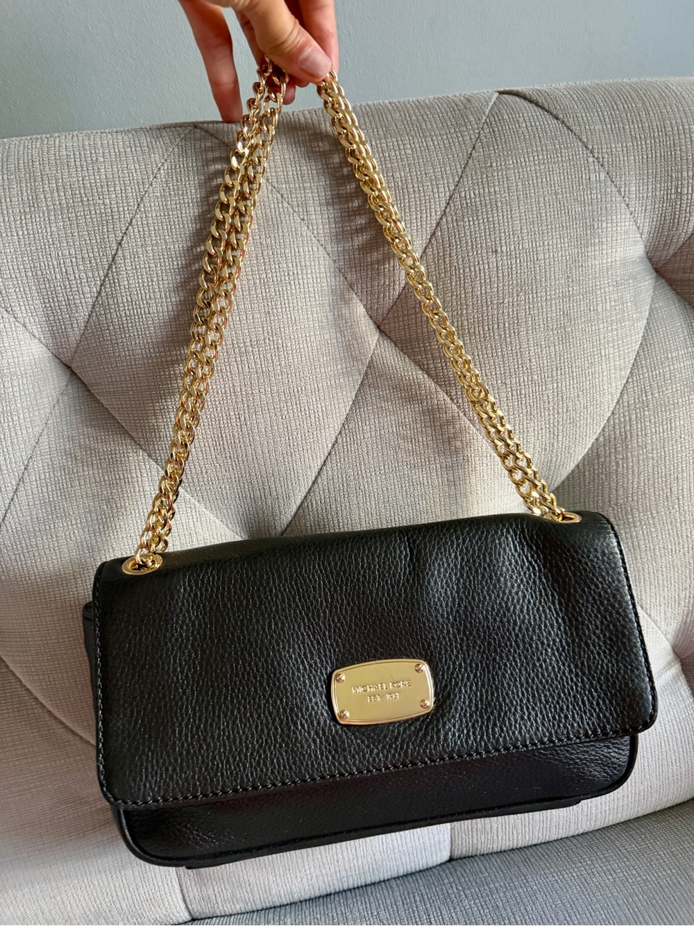 Michael Kors Black Jet Set Pebbled Leather Shoulder Bag with Gold Chain